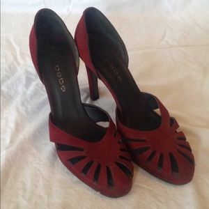 bebe burgundy suede heels, size 10